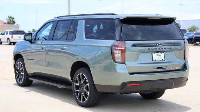 2023 Chevrolet Suburban RST