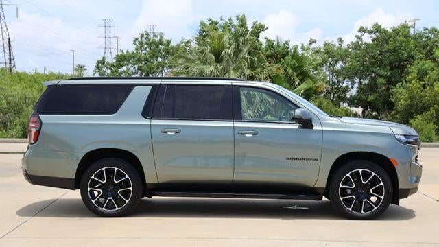 2023 Chevrolet Suburban RST