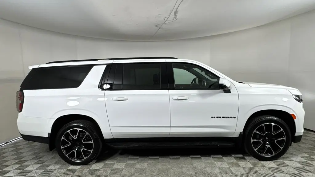 2024 Chevrolet Suburban RST