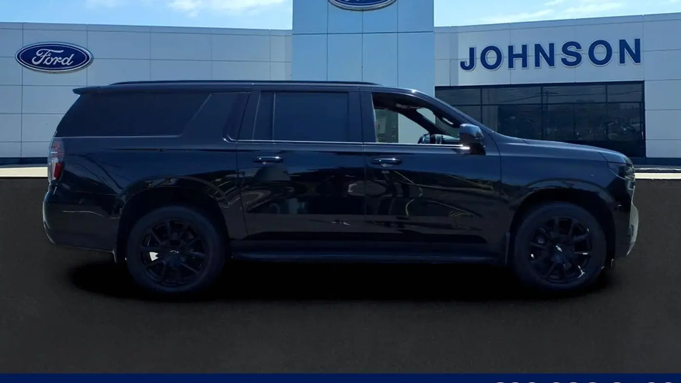 2023 Chevrolet Suburban RST