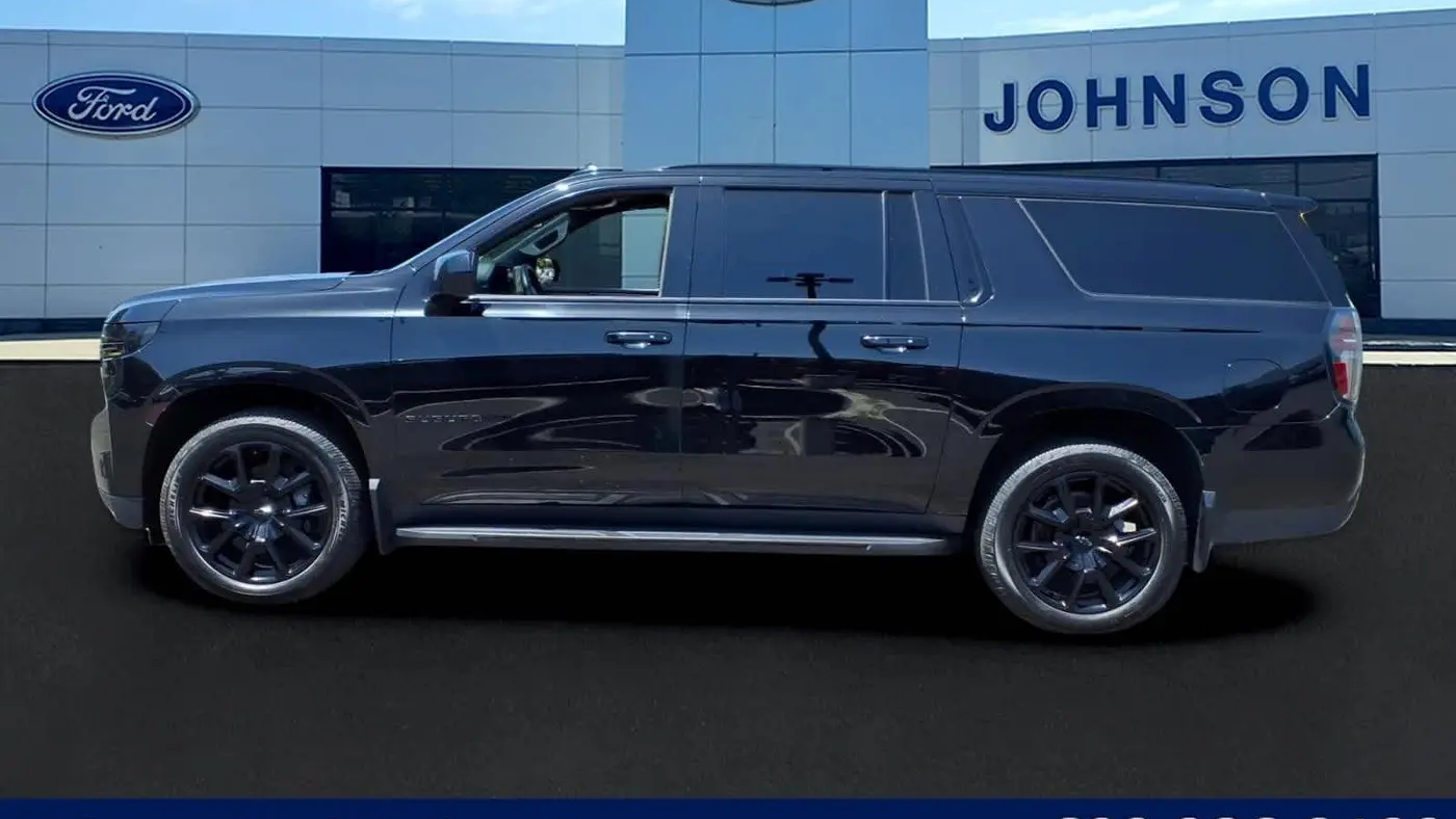 2023 Chevrolet Suburban RST