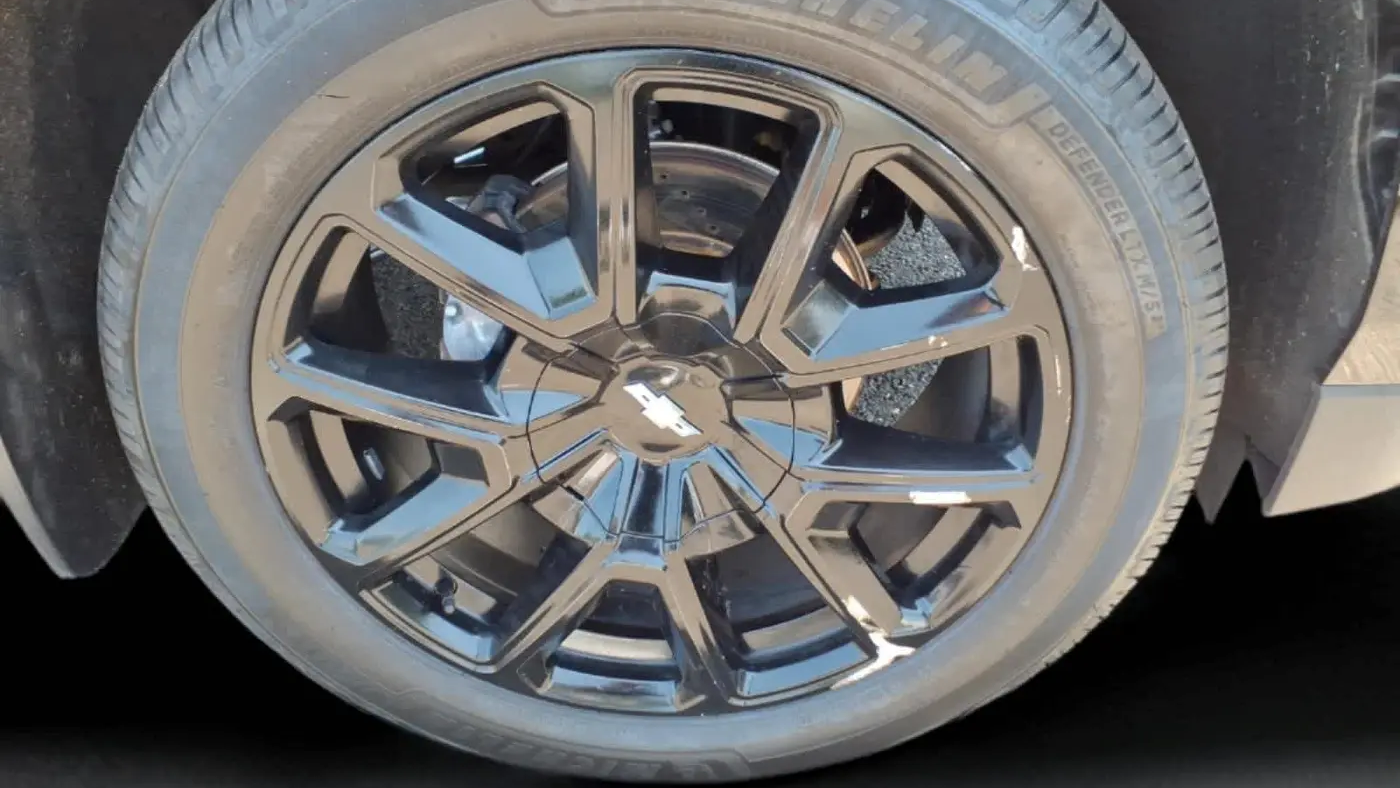 2023 Chevrolet Suburban RST