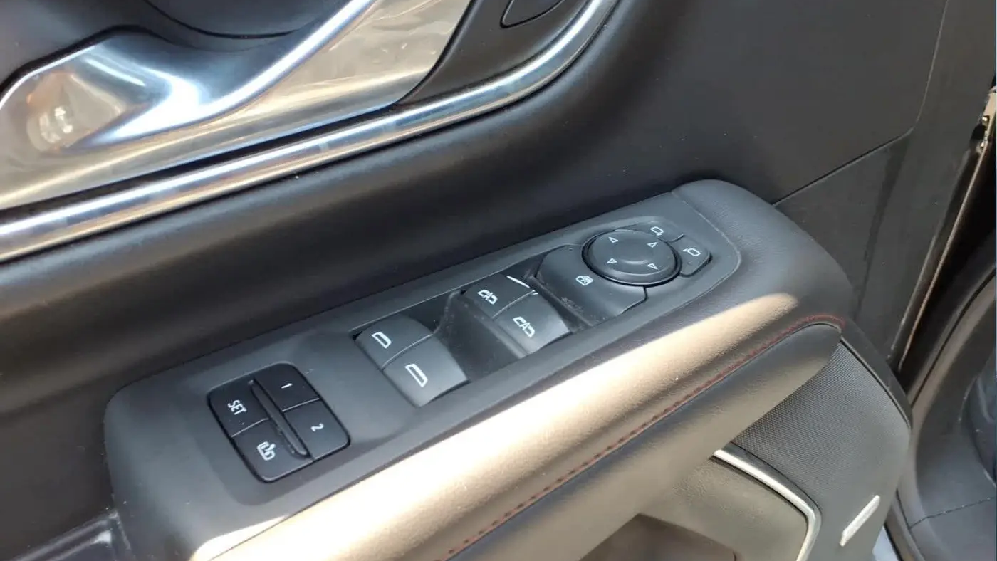 2023 Chevrolet Suburban RST