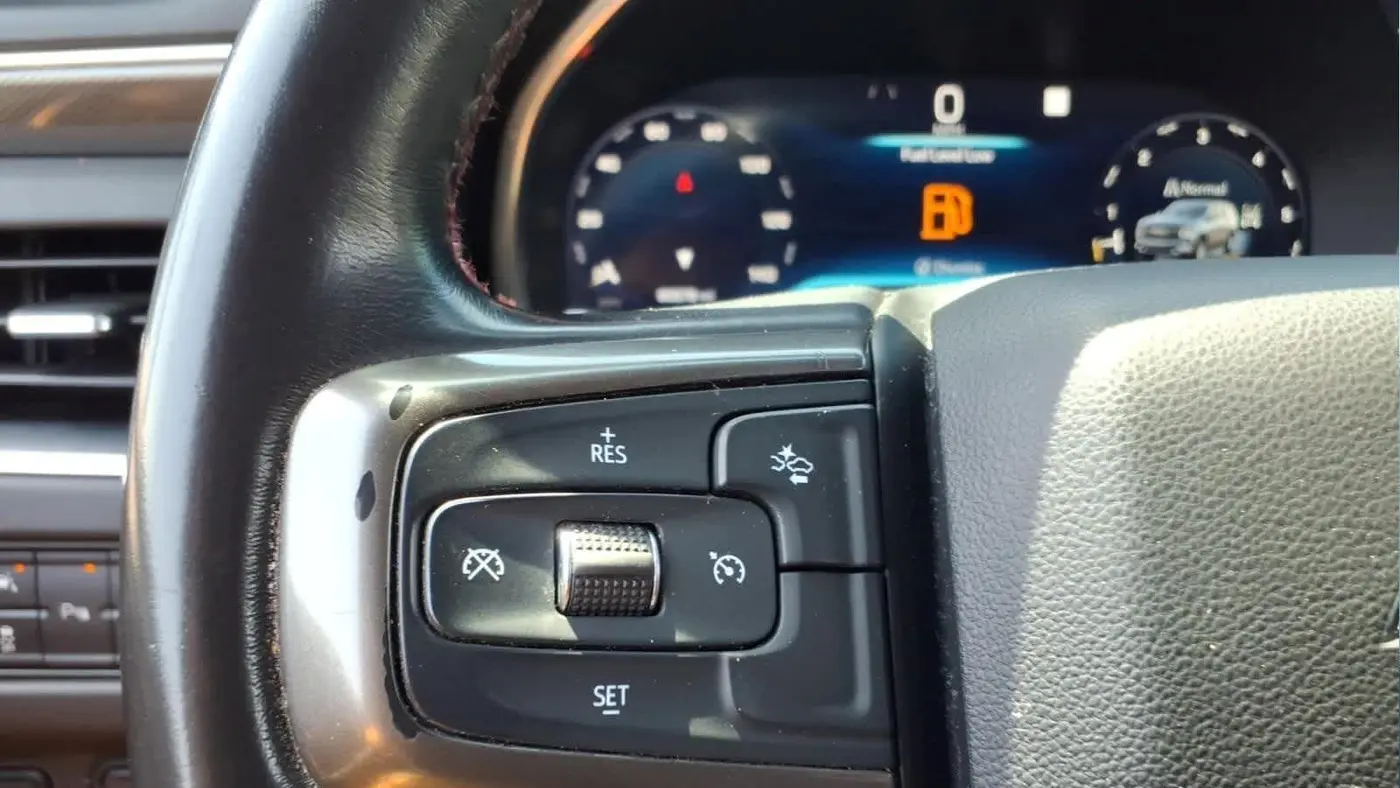 2023 Chevrolet Suburban RST