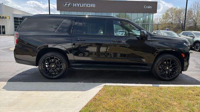 2023 Chevrolet Suburban RST