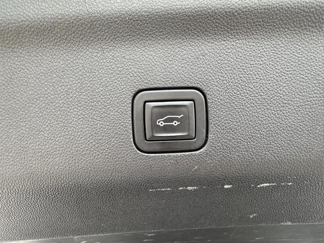 2023 Chevrolet Suburban - $43,977