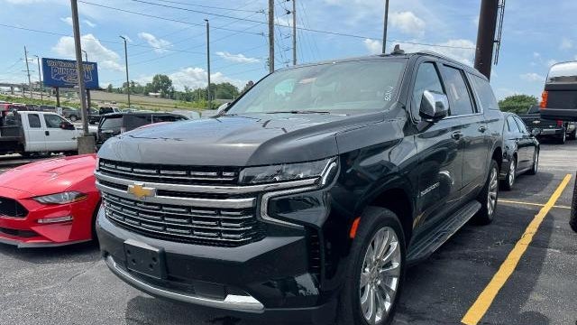 2023 Chevrolet Suburban Premier