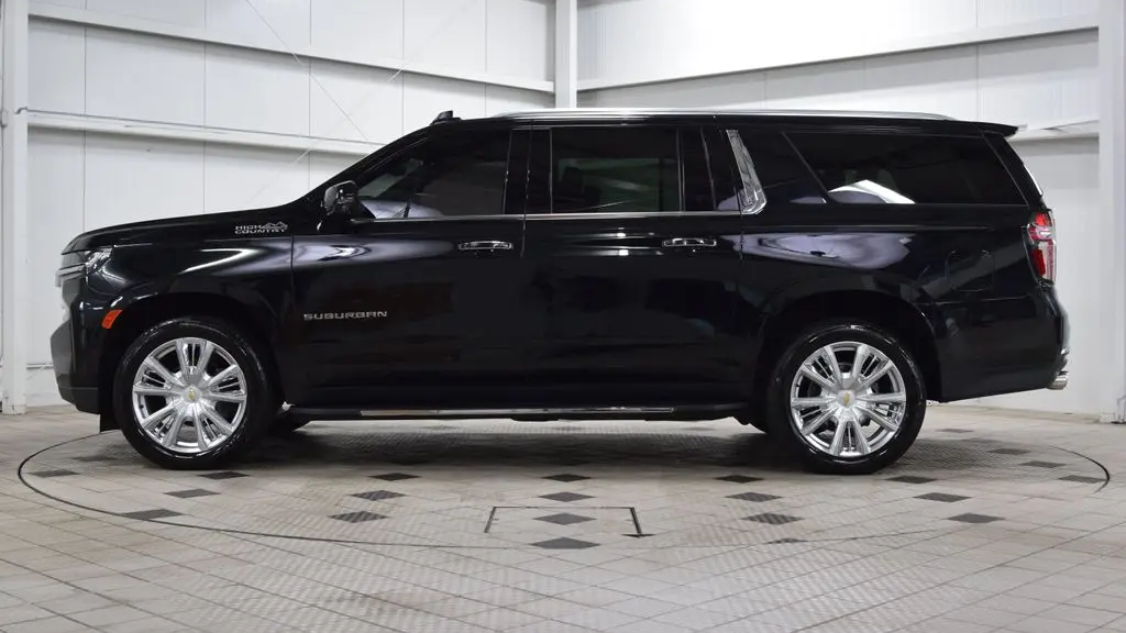 2023 Chevrolet Suburban High Country