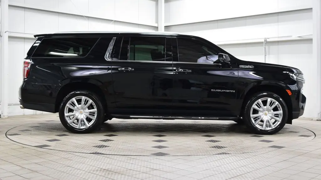 2023 Chevrolet Suburban High Country