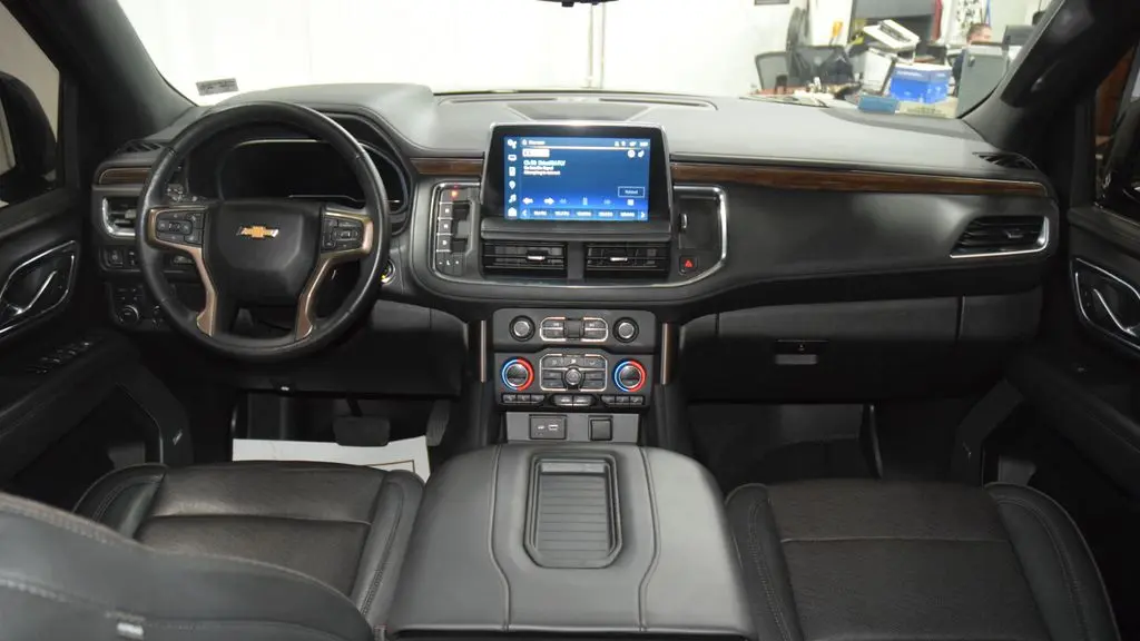 2023 Chevrolet Suburban High Country