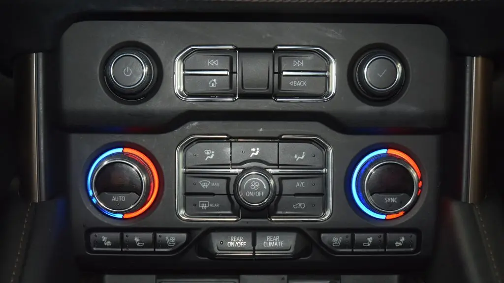2023 Chevrolet Suburban High Country