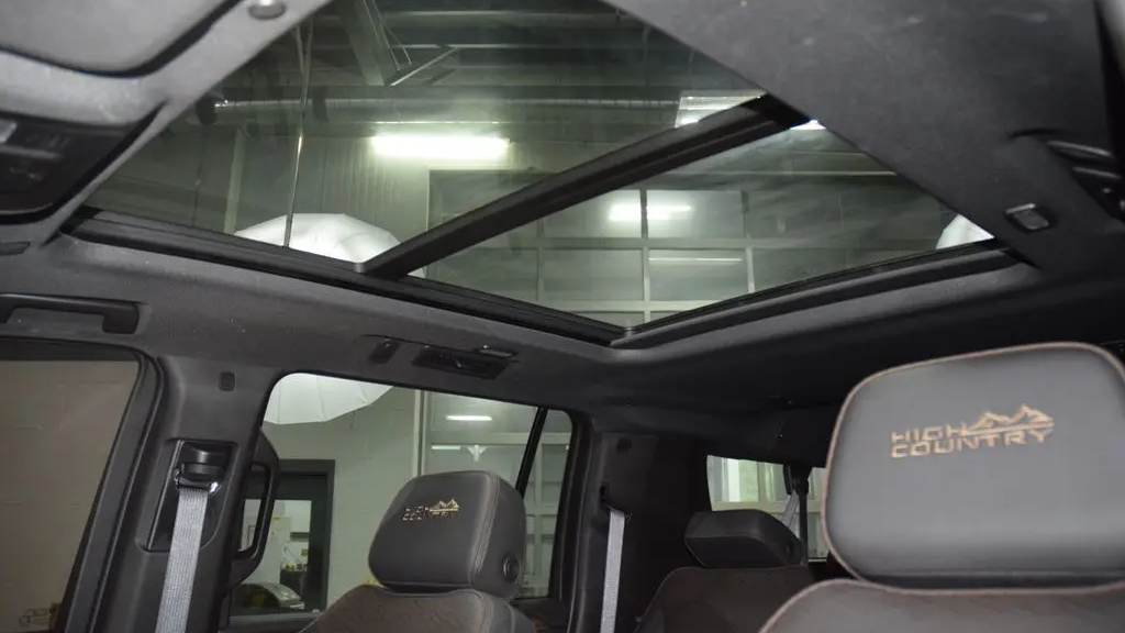 2023 Chevrolet Suburban High Country
