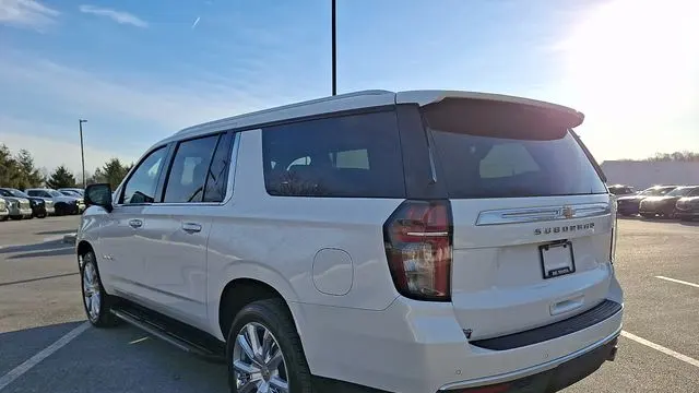 2023 Chevrolet Suburban High Country