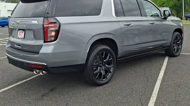 2023 Chevrolet Suburban High Country