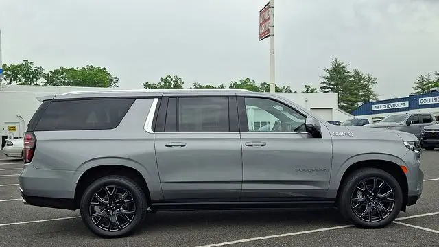 2023 Chevrolet Suburban High Country