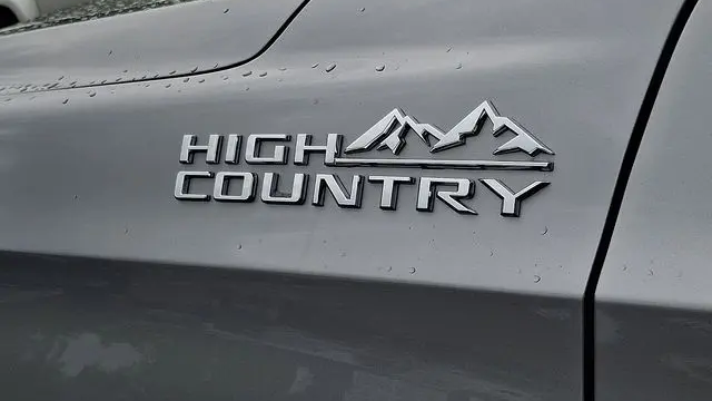 2023 Chevrolet Suburban High Country