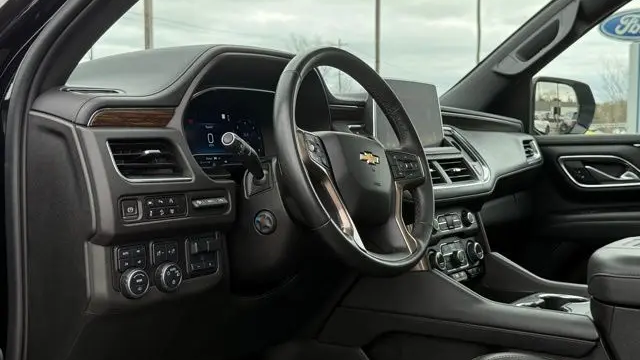 2023 Chevrolet Suburban High Country