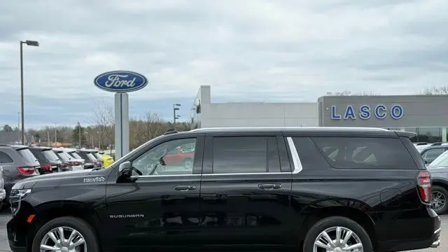 2023 Chevrolet Suburban High Country