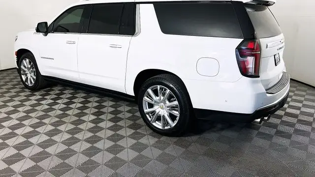 2023 Chevrolet Suburban High Country