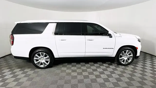 2023 Chevrolet Suburban High Country