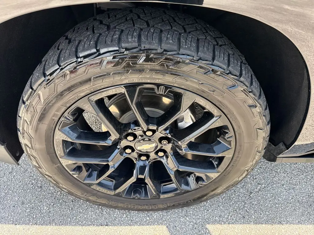 2024 Chevrolet Suburban - $65,900