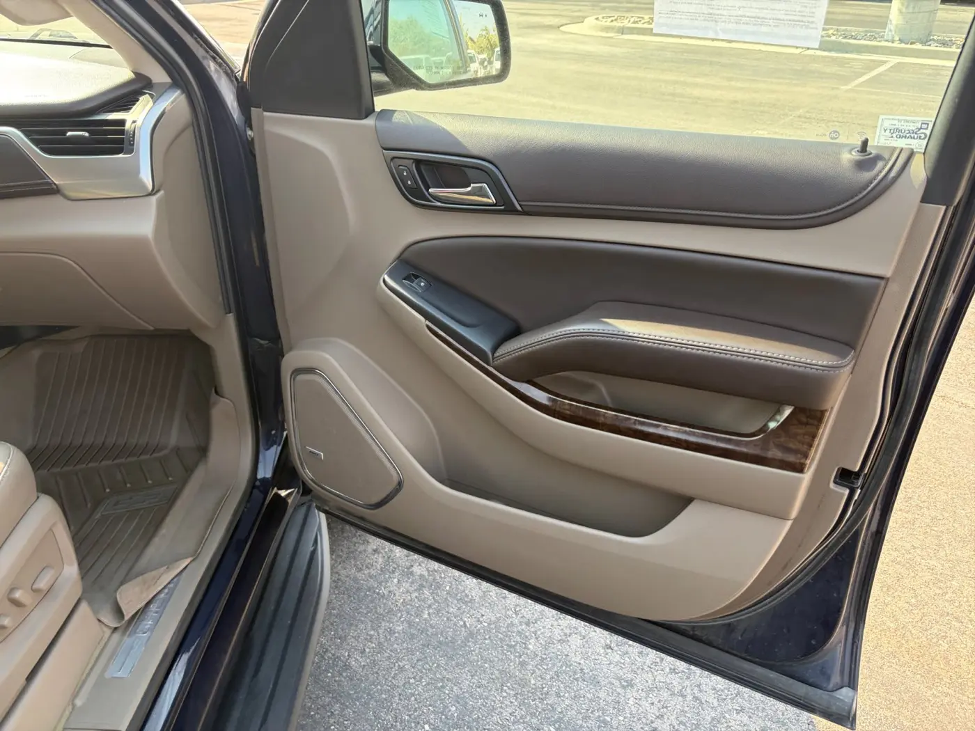 2017 Chevrolet Suburban - $14,888