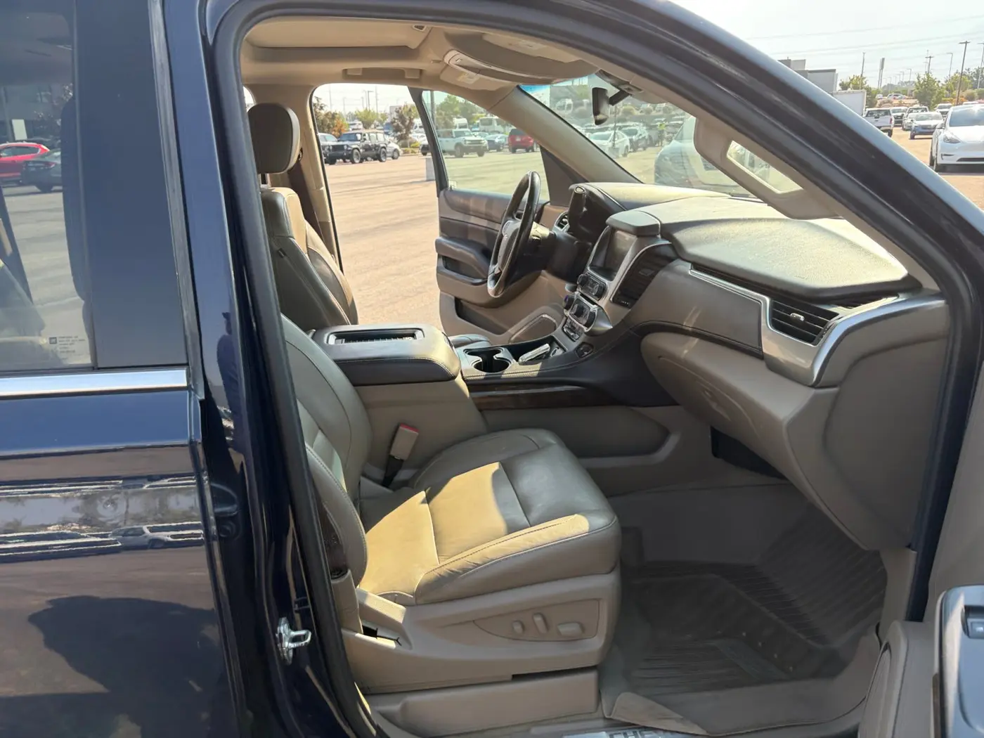 2017 Chevrolet Suburban - $14,888