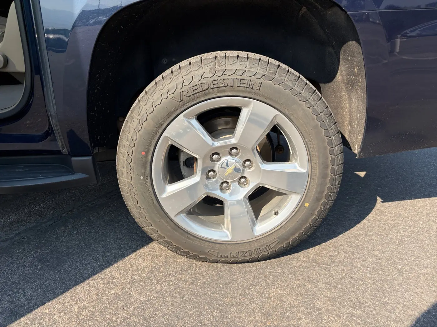 2017 Chevrolet Suburban - $14,888