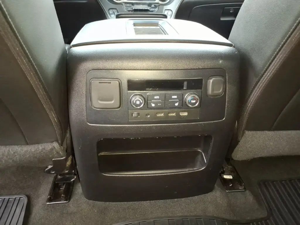 2018 Chevrolet Suburban - $19,990