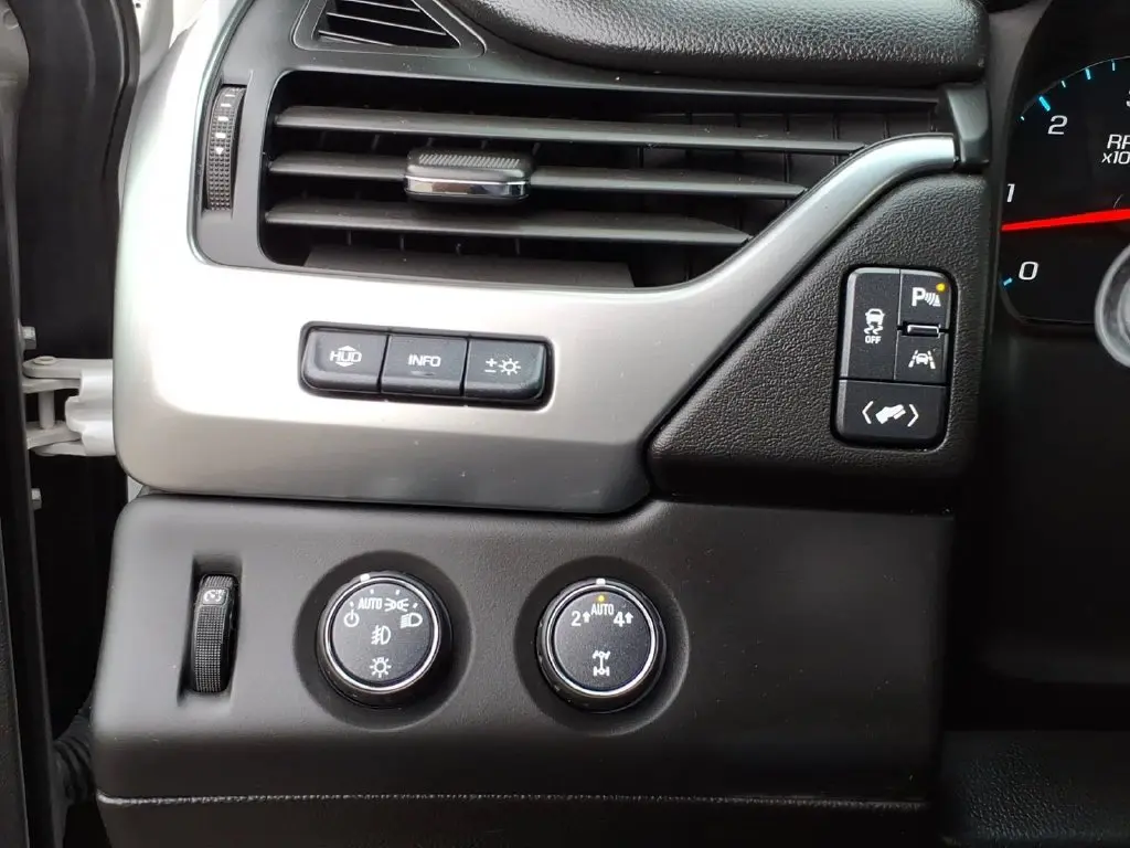 2018 Chevrolet Suburban - $19,990