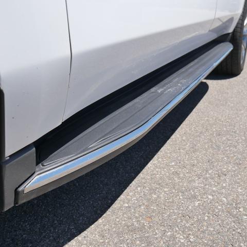 2020 Chevrolet Suburban - $27,999