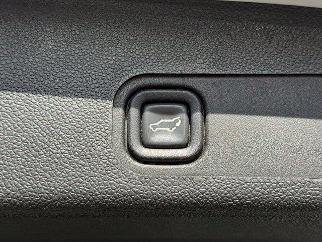 2014 Chevrolet Suburban - $8,789