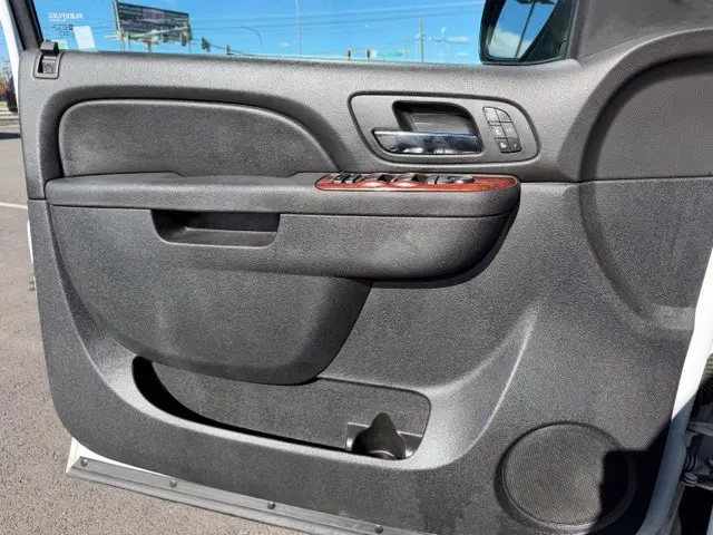 2014 Chevrolet Suburban - $8,789
