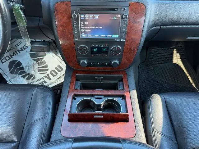 2014 Chevrolet Suburban - $8,789