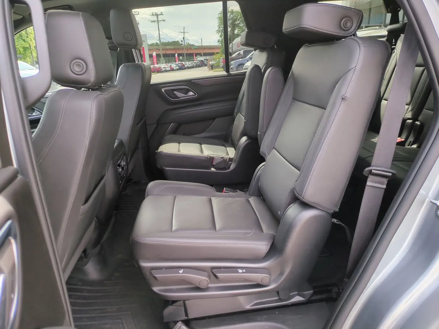 2023 Chevrolet Tahoe - $41,990