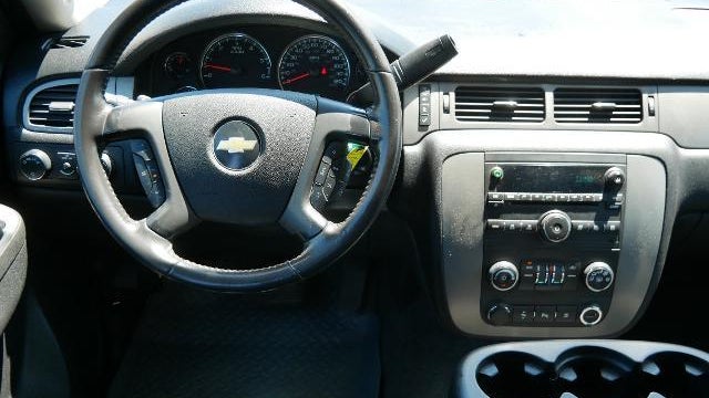 2010 Chevrolet Suburban LS