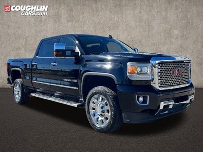 2015 GMC Sierra 2500HD 4X4 Denali 4DR Crew Cab SB