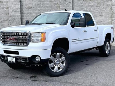 2014 GMC Sierra 2500HD 4X4 Denali 4DR Crew Cab SB