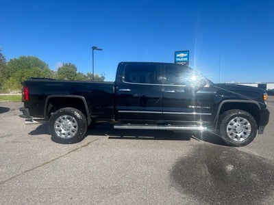 2019 GMC Sierra 2500HD 4X4 Denali 4DR Crew Cab SB
