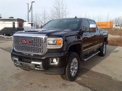 2019 GMC Sierra 2500HD 4X4 Denali 4DR Crew Cab SB