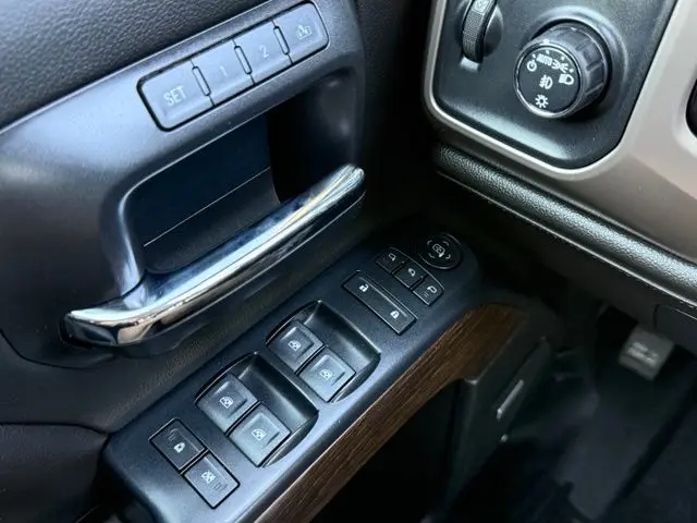 2019 GMC Sierra Hd - $39,689