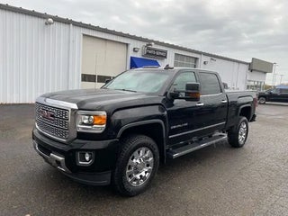 2018 GMC Sierra 2500HD with Onyx Black Exterior