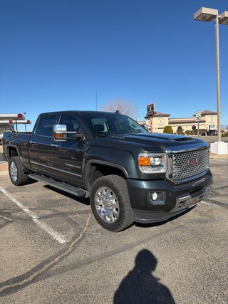 2017 GMC Sierra 2500HD with Dark Slate Metallic Exterior