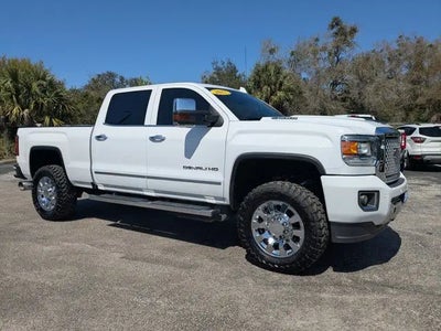 2017 GMC Sierra 2500HD 4X4 Denali 4DR Crew Cab SB