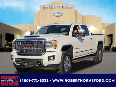 2018 GMC Sierra 2500HD 4X4 Denali 4DR Crew Cab SB