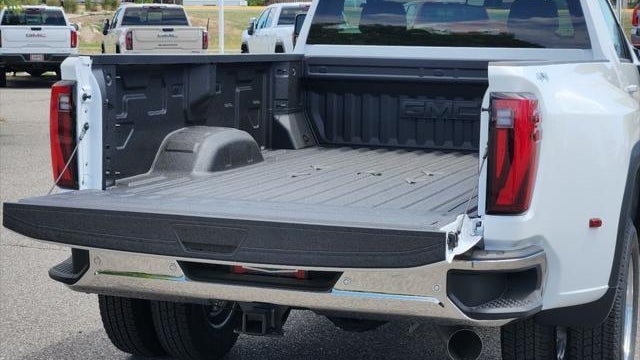 2026 GMC Sierra 3500HD SLE