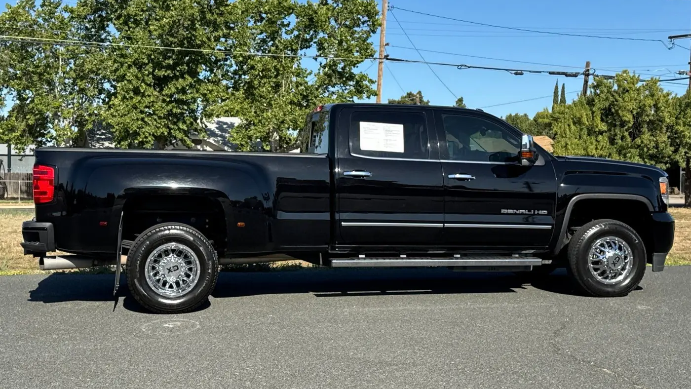 2015 GMC Sierra 3500HD Denali