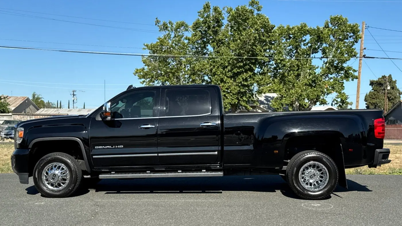 2015 GMC Sierra 3500HD Denali