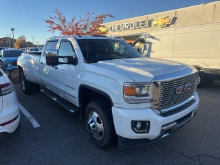 2016 GMC Sierra 3500HD with Summit White Exterior