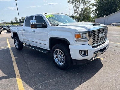 2017 GMC Sierra 3500HD 4X4 Denali 4DR Crew Cab SRW